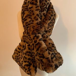 Animal print faux fur scarf